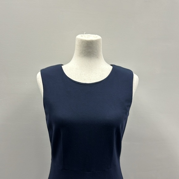 Diane von Furstenberg Navy Carprenna Mini
Sleeveless Knit Suiting Dress Sz 8 - Picture 5 of 13